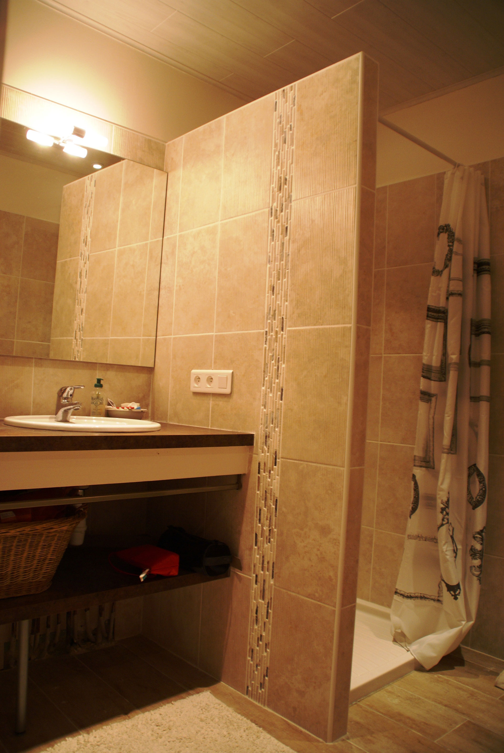 La salle d'eau du gîte provençal Le Bruset